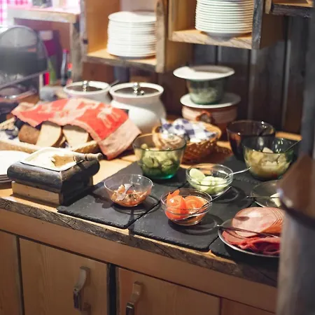坦卡瓦拉黄金乡村酒店
